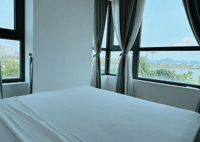 Rose 24 - 3 Bedrooms, 110m2- High Floor - Full Sea View 360 Degree Apartment Hạ Long